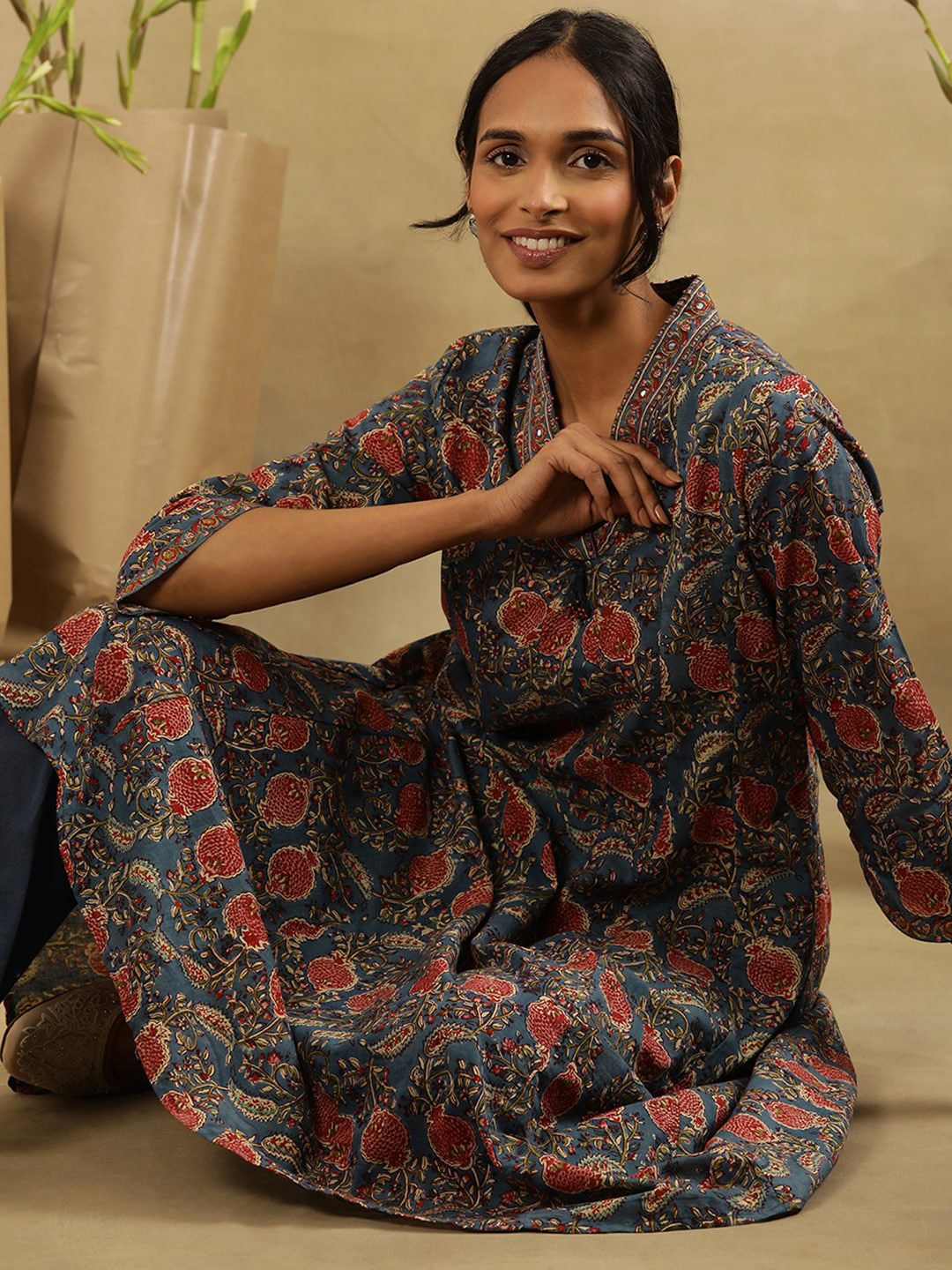 W V Neck Floral Printed Thread Work Cotton Kurta