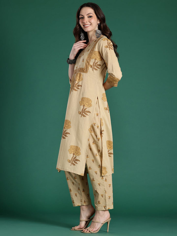 Indo Era Women Floral Printed Pure Cotton Kurta with Trousers