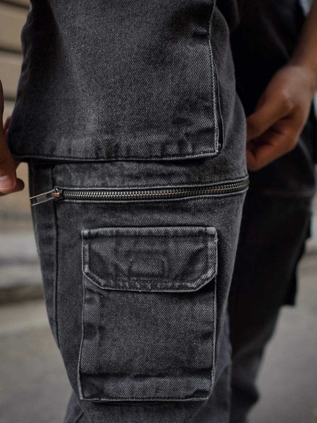 Powerlook Men Black Baggy Fit Clean Look Pure Cotton Cargo Jeans