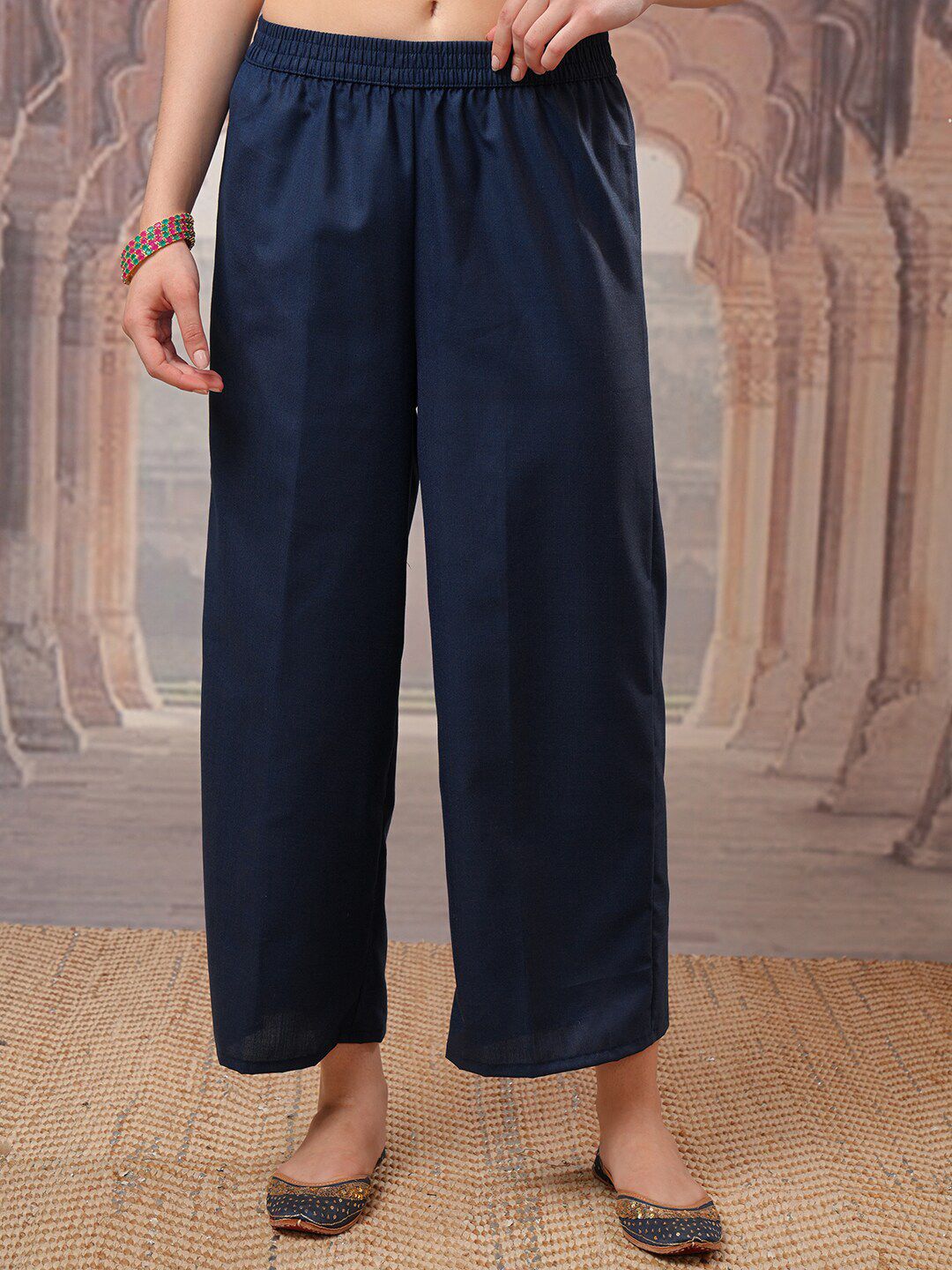 Kurta Kerja Benang Biasa Sulam Vishudh dengan Palazzos & Dengan Dupatta