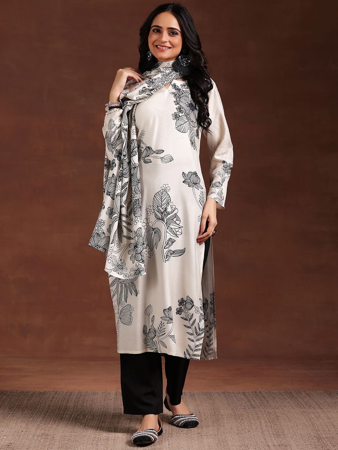 Libas Women Floral Printed Regular Kurta with Trousers & With Dupatta