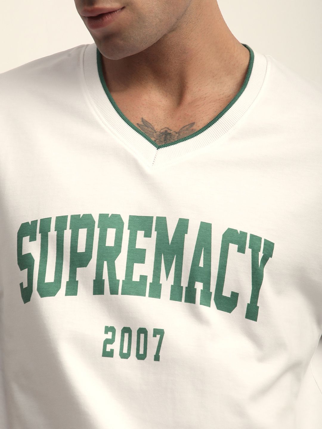 DILLINGER Men Short Sleeve Oversized V-Neck Printed Tshirt