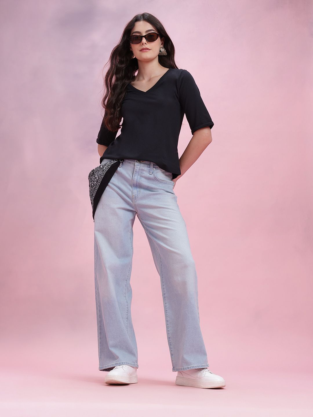 DressBerry V-Neck Regular Fit T-shirt