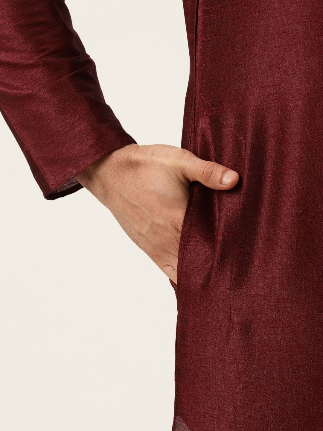 SOJANYA Men Maroon & Black Kurta with Churidar