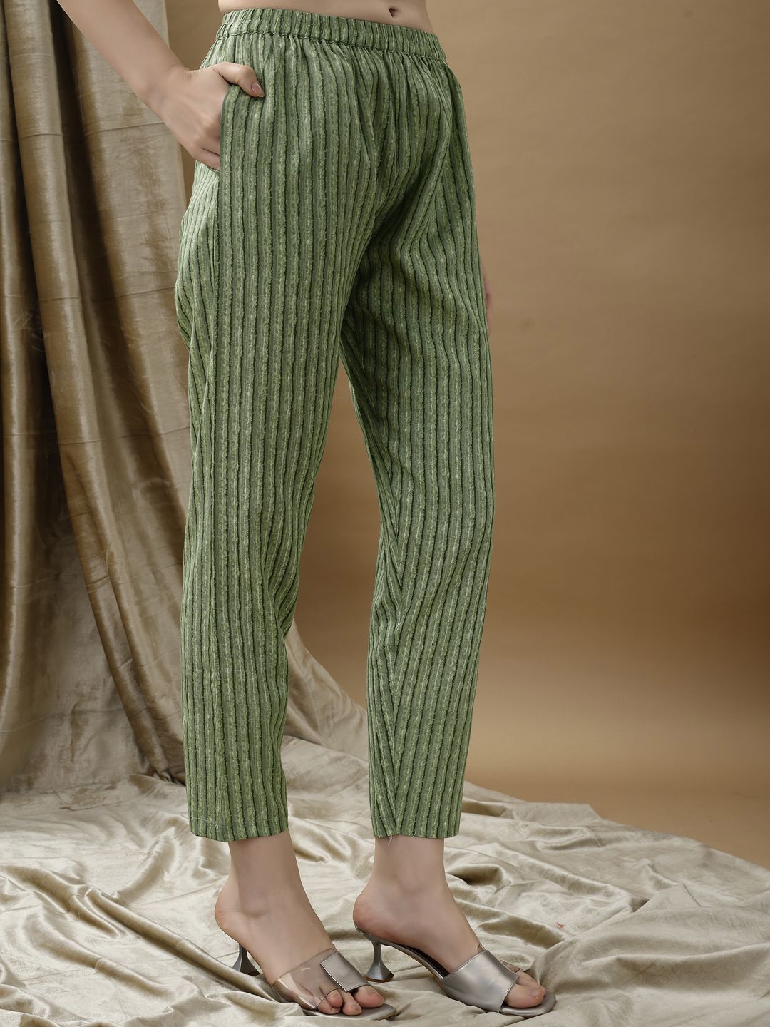 KALINI Women Printed Regular Kurta with Trousers & With Dupatta