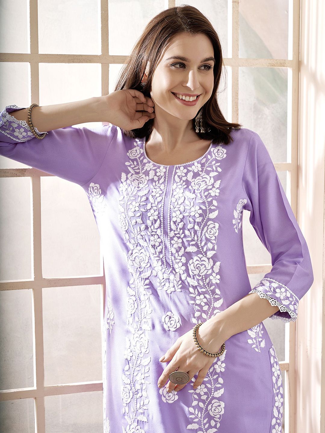 Anouk Floral Embroidered Round Neck Chikankari Straight Kurta