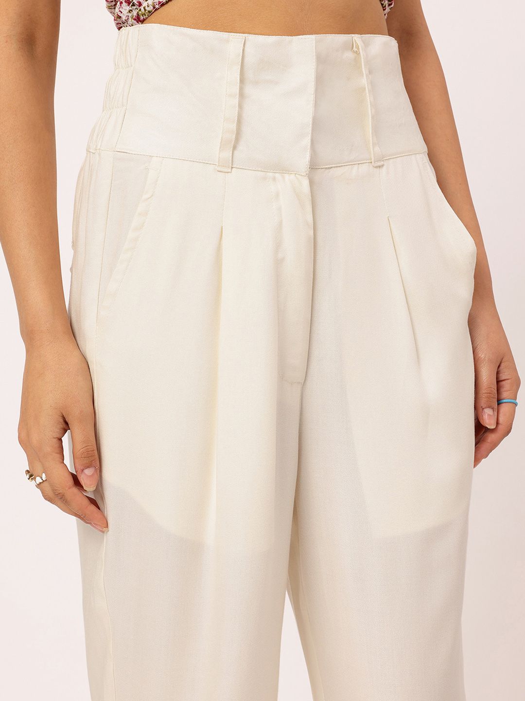 DressBerry Women Flowy Wide Waistband Flared Trousers