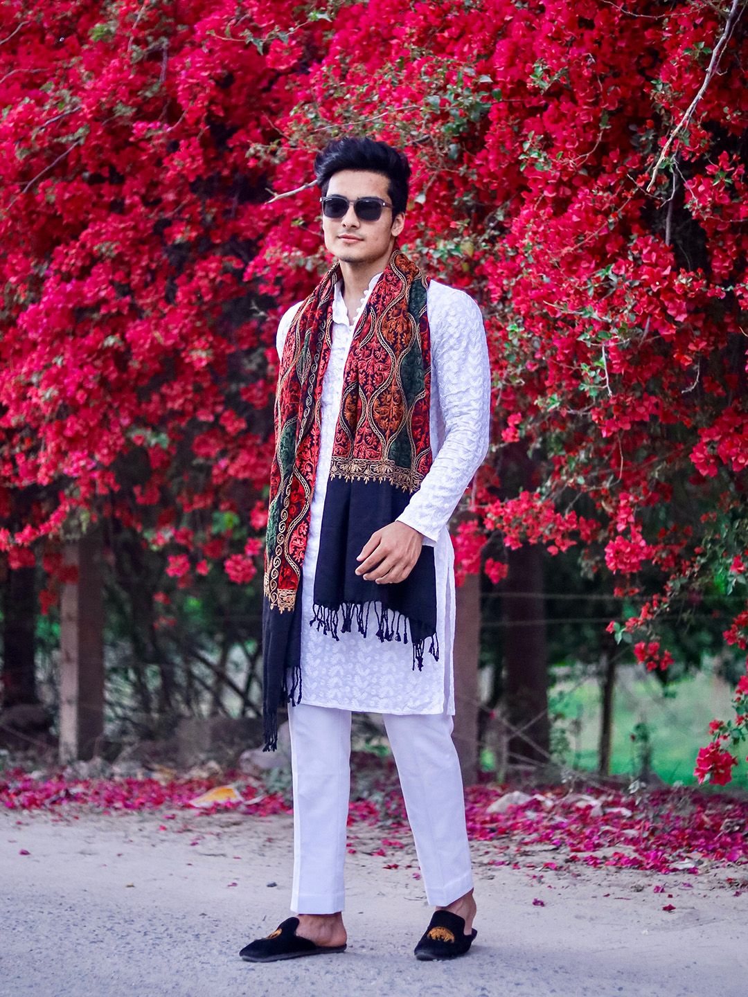 VASTRAMAY Men Chikankari Embroidered Pure Cotton Kurta