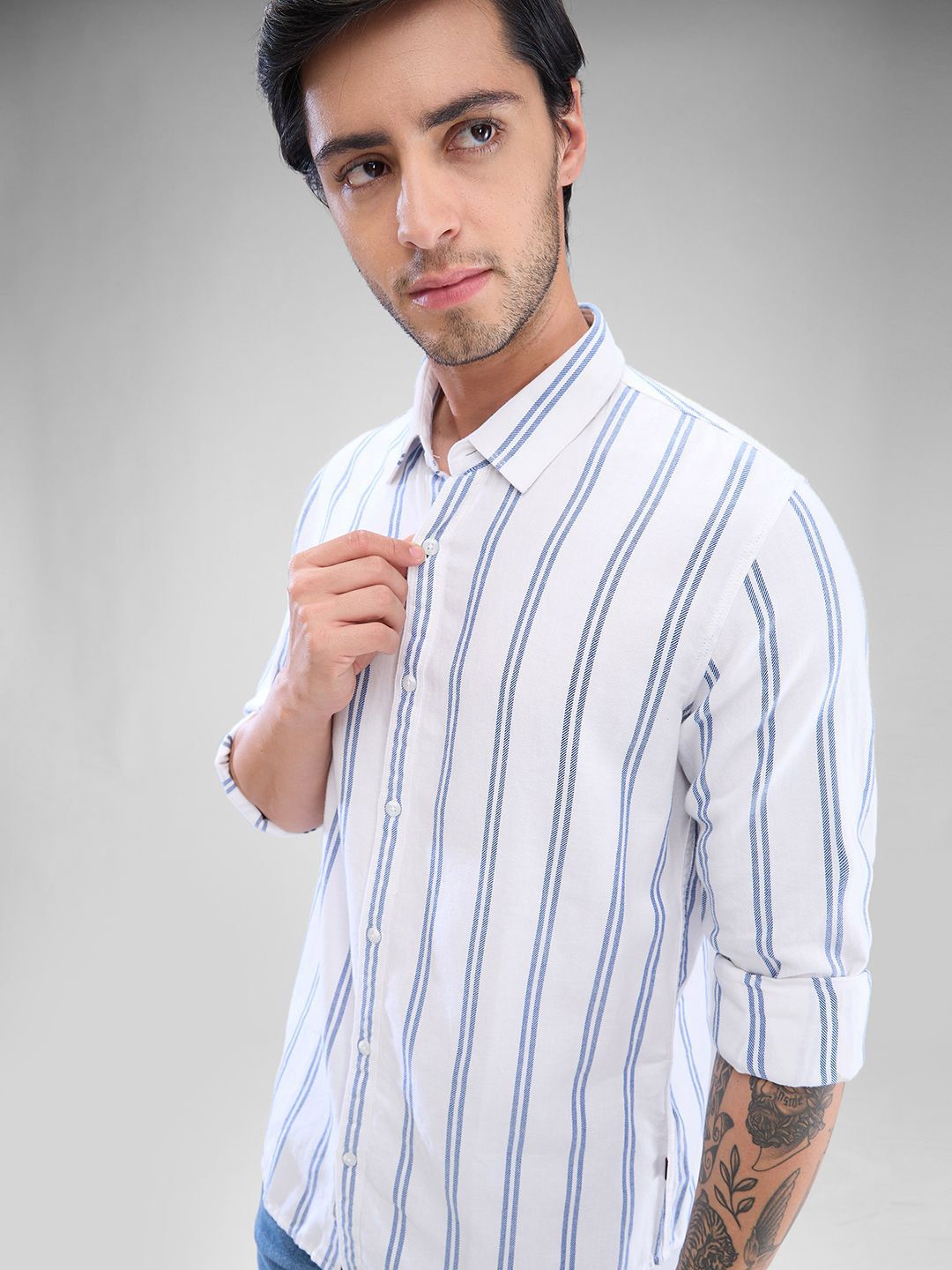 SPYKAR Men Slim Fit Opaque Striped Casual Shirt