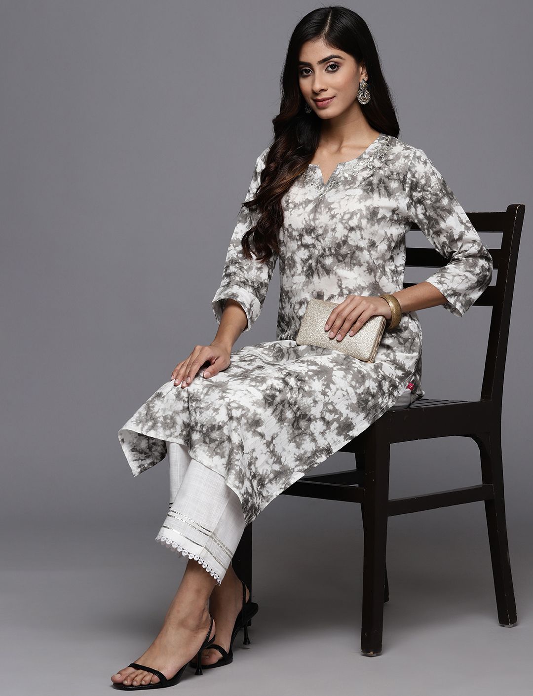 Varanga Women Dyed Gotta Patti Kurta