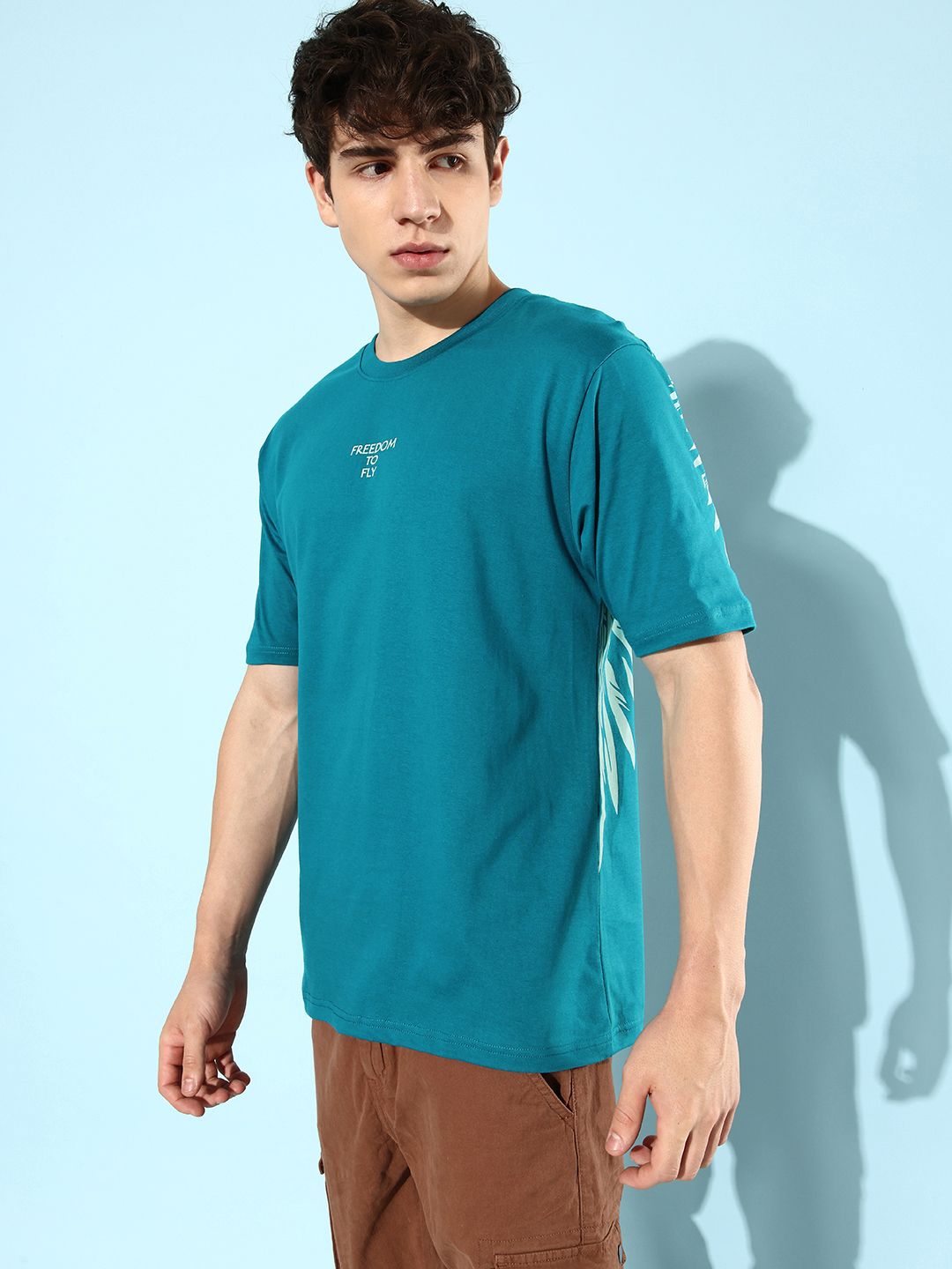 Perbezaan t-shirt grafik kapas tulen