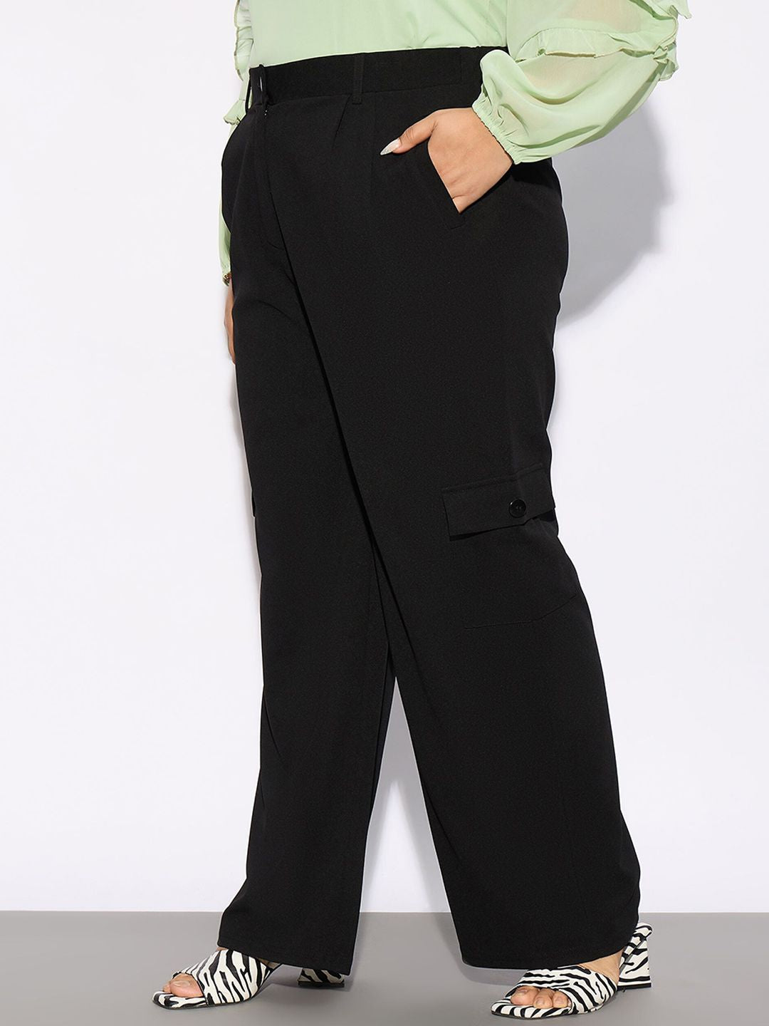 SASSAFRAS Curve Women Plus Size Straight Fit Cargo