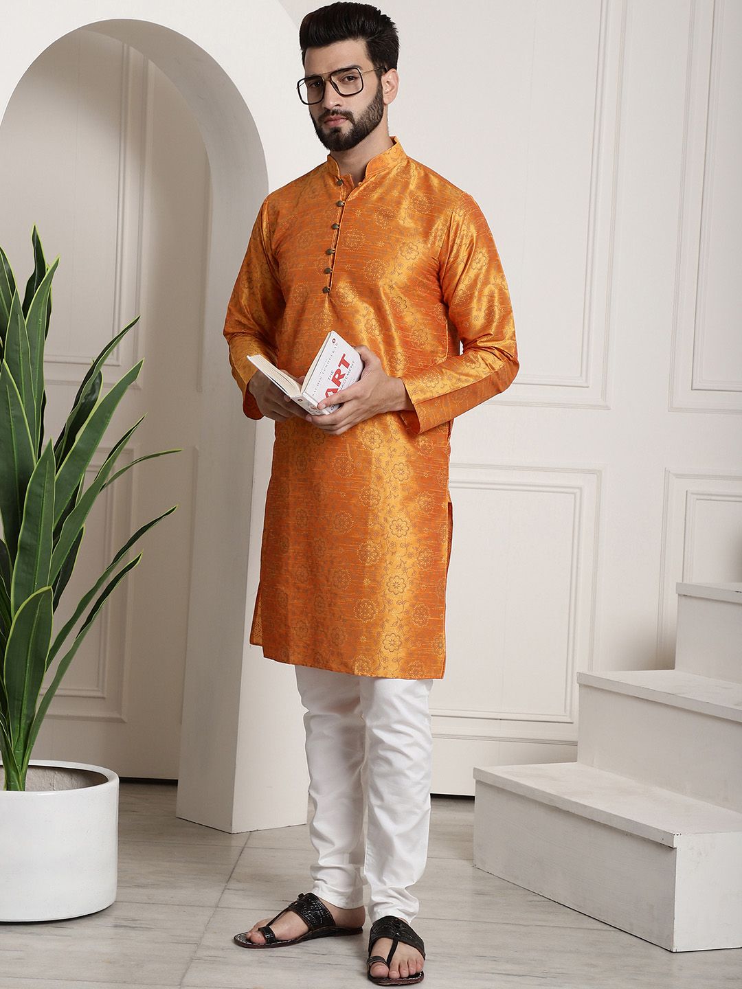 SOJANYA Floral Printed Mandarin Collar Long sleeves Straight Kurta