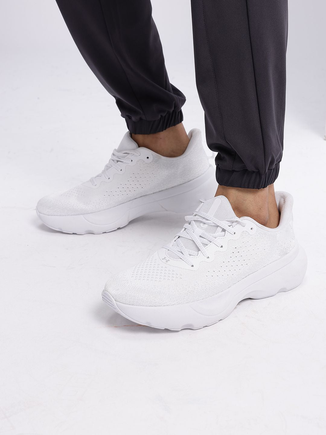 HRX by Hrithik Roshan Men Rapid-Dry Mid-Rise Regular Fit Training Joggers