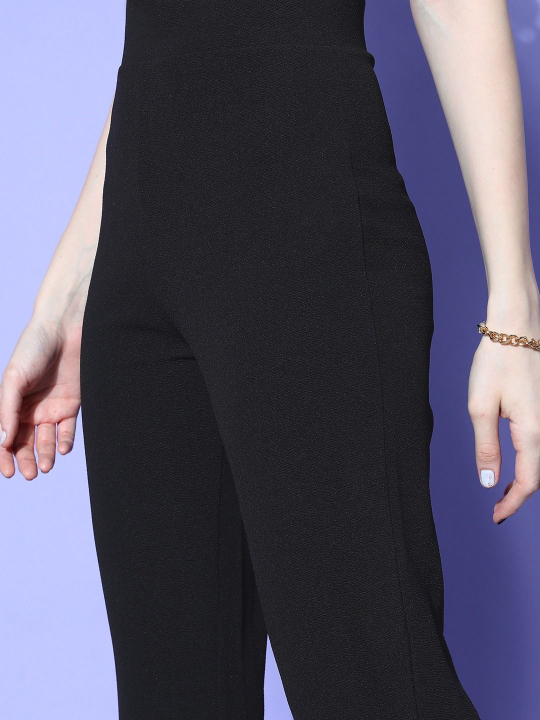 Berrylush Women Black Solid Wide Leg Trousers