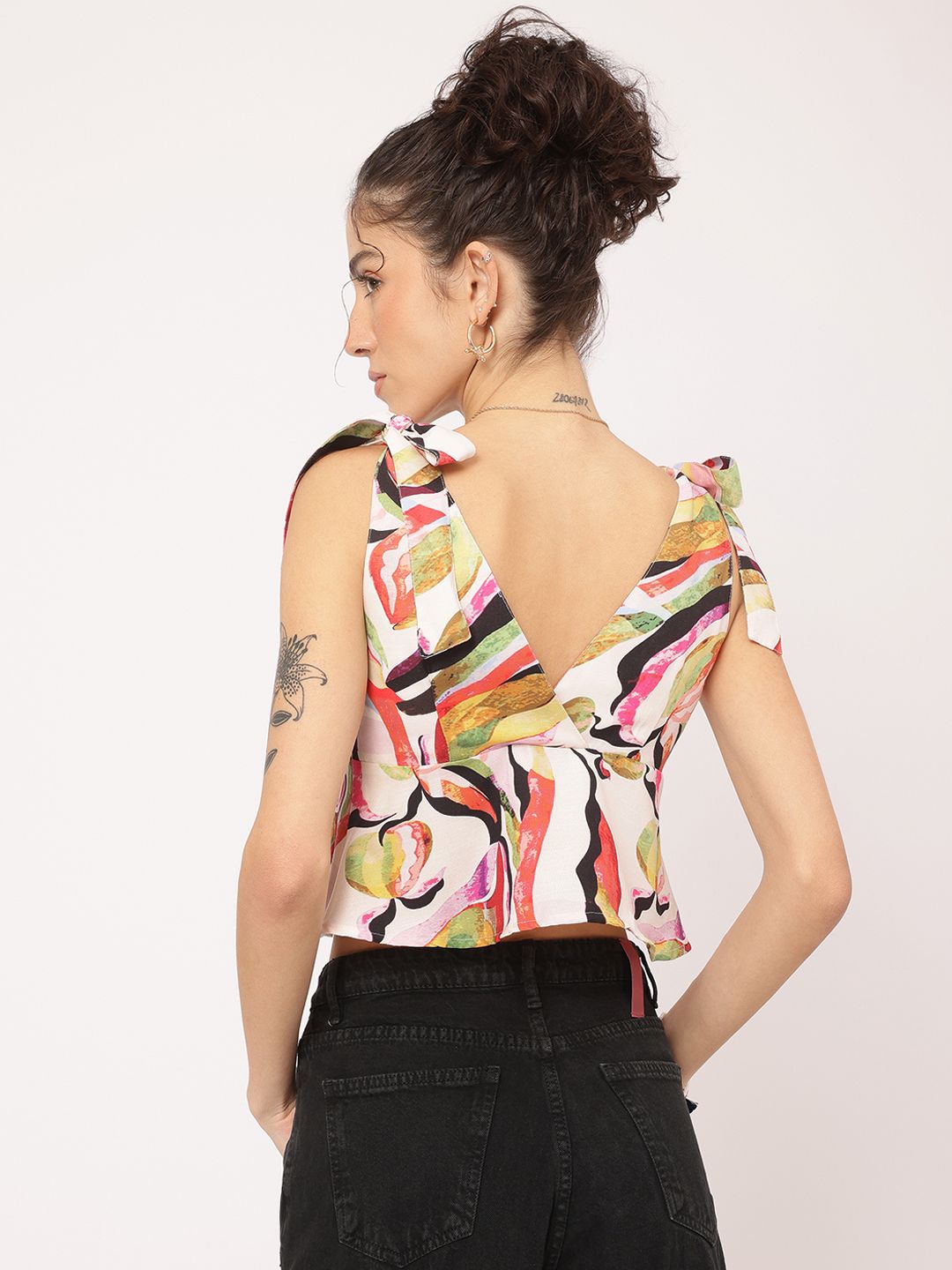 DressBerry Abstract Art Tie-Up Straps Crop Top