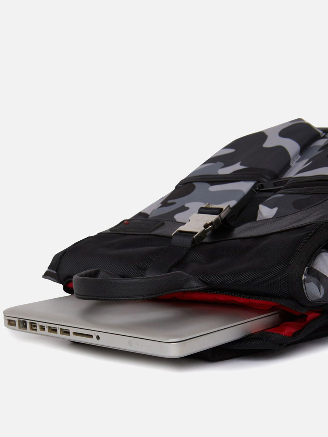 SPYKAR Men Camouflage Nylon Backpacks