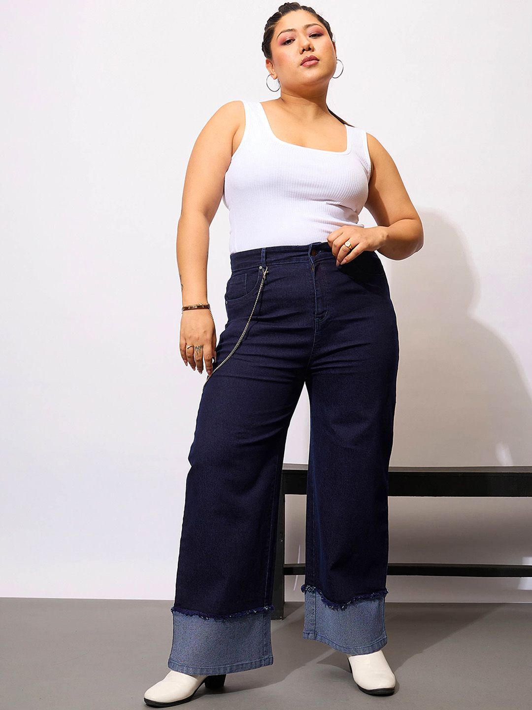 SASSAFRAS Curve Women PLus Size Comfort Acid Wash Clean Look Stretchable Jeans