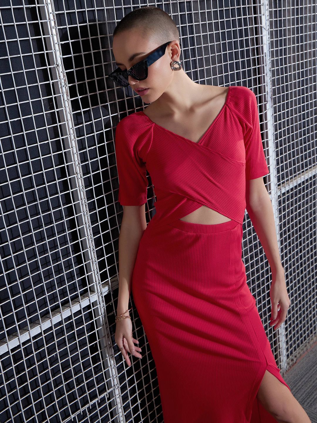 SASSAFRAS Red Cut-Out Detailed Midi Sheath Dress