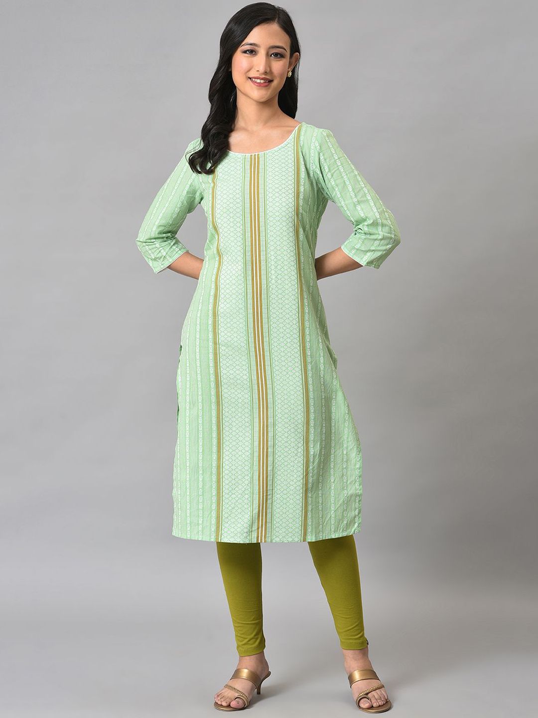 AURELIA Women Printed Thread Work Kurta