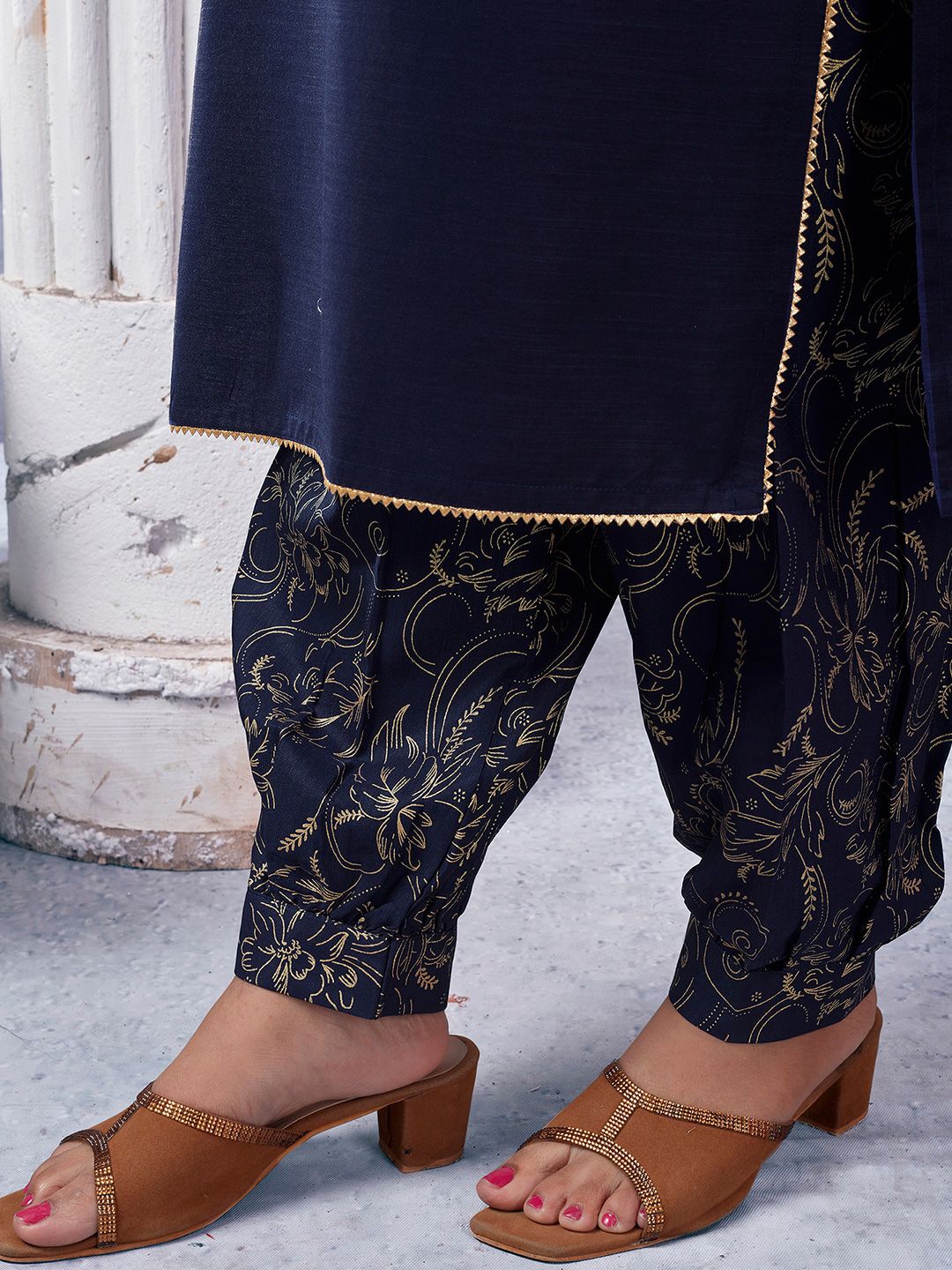 KALINI Ethnic Motifs Embroidered Round Neck Three-Quarter Sleeves Sequinned Kurta Set