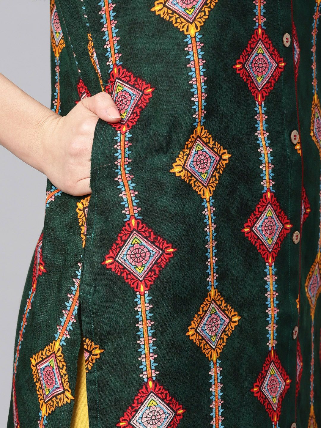 SOJANYA Women Green & Orange Printed Straight Kurta