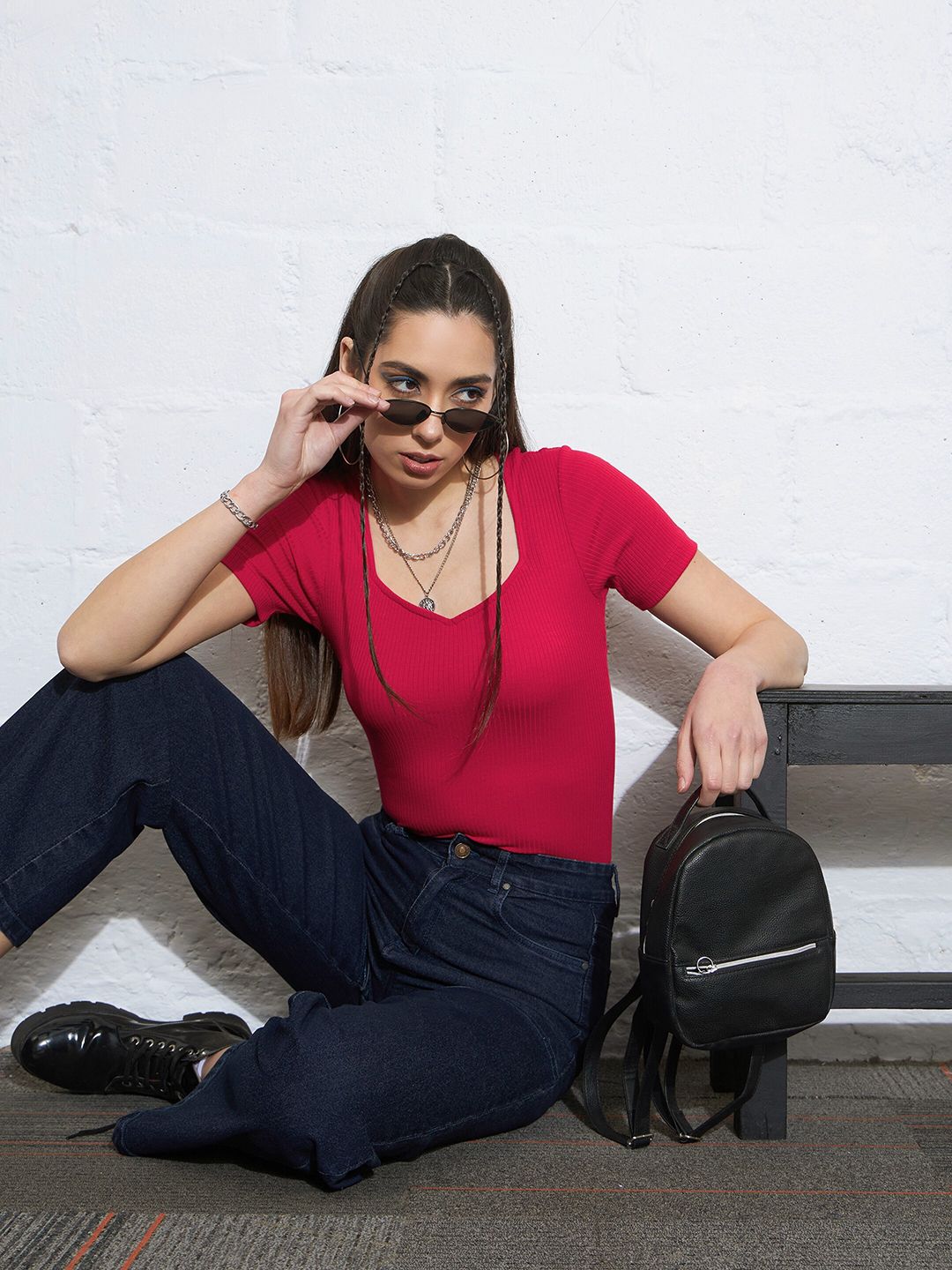 SASSAFRAS Sweetheart Neck Cut Out Top