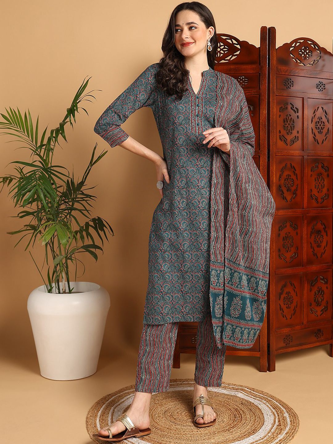 Kalini Motif Etnik Bercetak Kurta Mandarin Mandarin Dengan Seluar & Dupatta