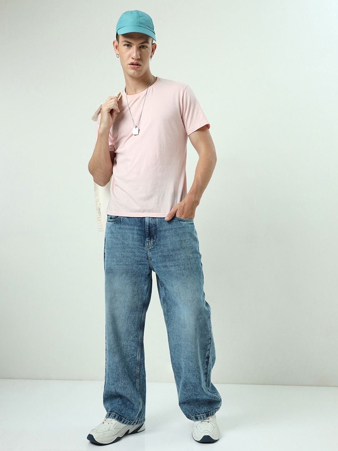 Bewakoof Men's Blue Baggy Mid-Rise Jeans