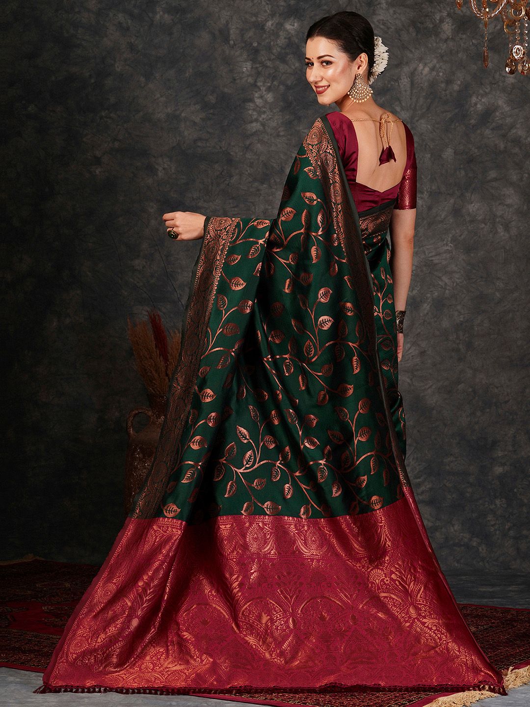 KALINI Woven Design Zari Silk Blend Banarasi Saree