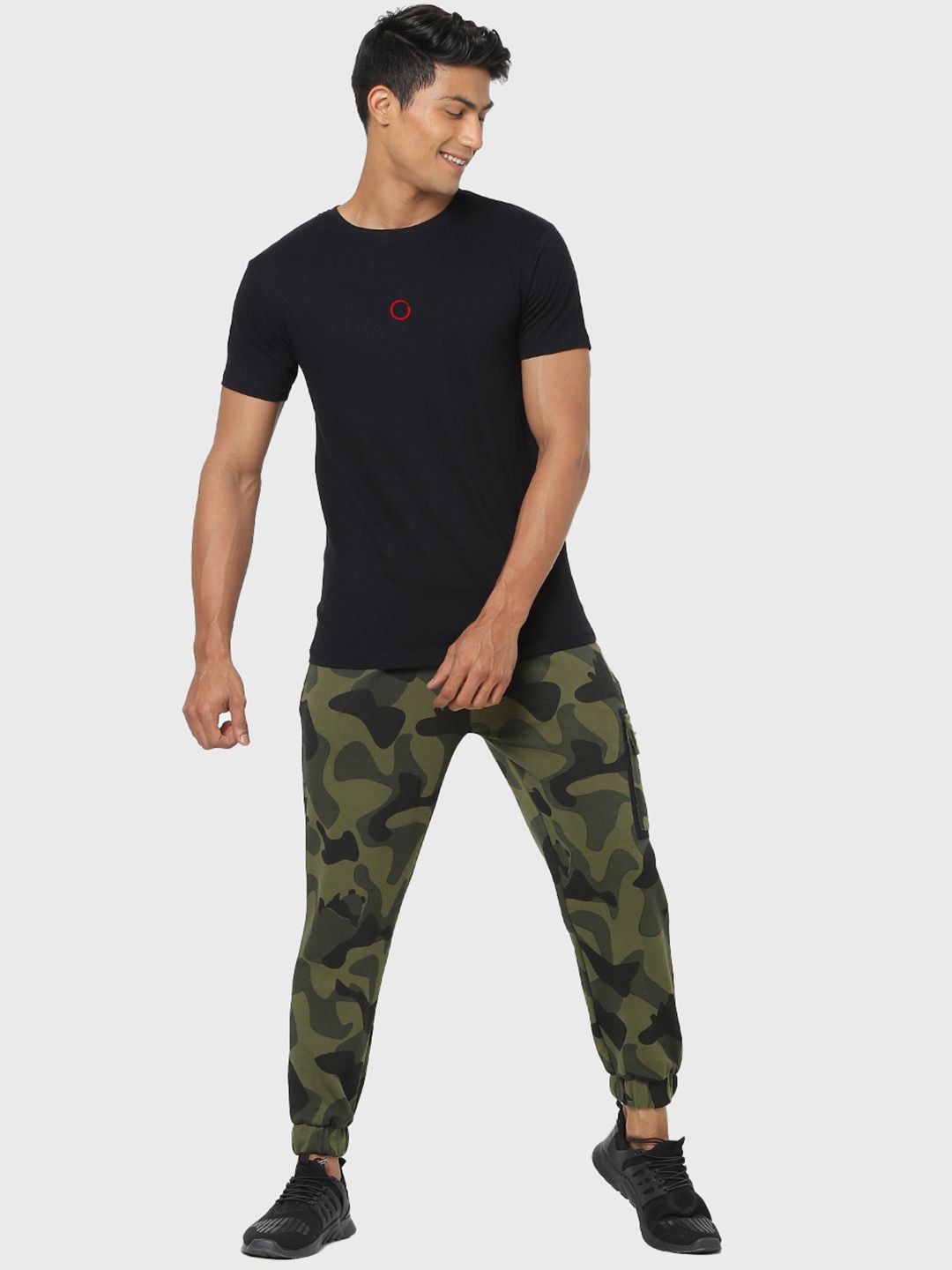 Bewakoof Men Black Typography Printed Pure Cotton T-shirt