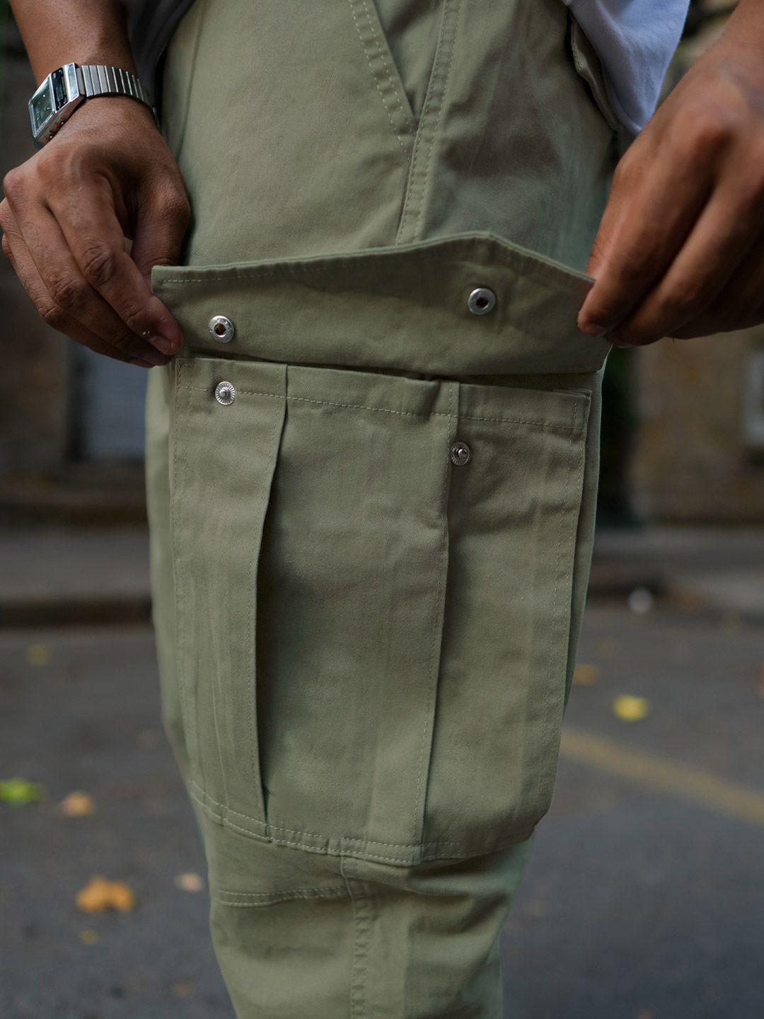 Powerlook Men Mid-Rise Regular Fit Cargos Trousers