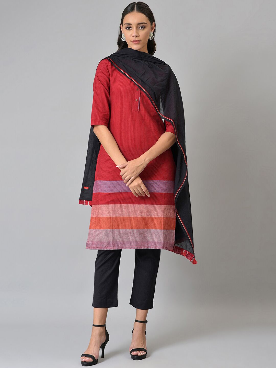 W Geometric Print Cotton Blend Kurta With Slim Pant & Dupatta