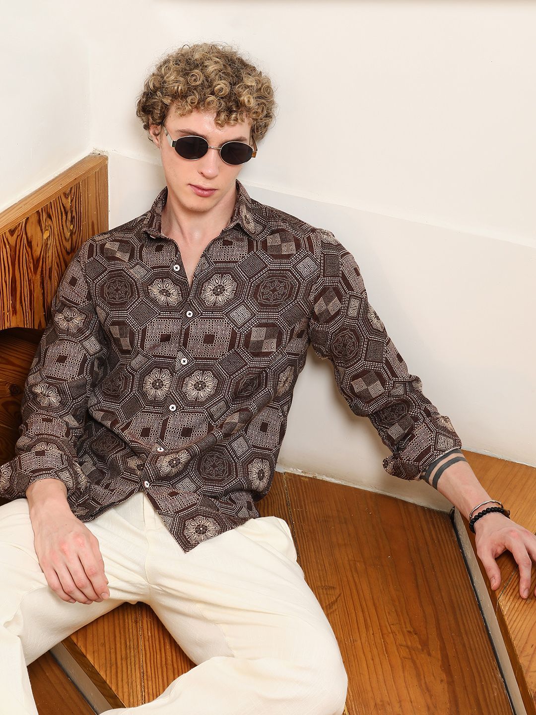 Campus Sutra Geometric Printed Casual Shirt