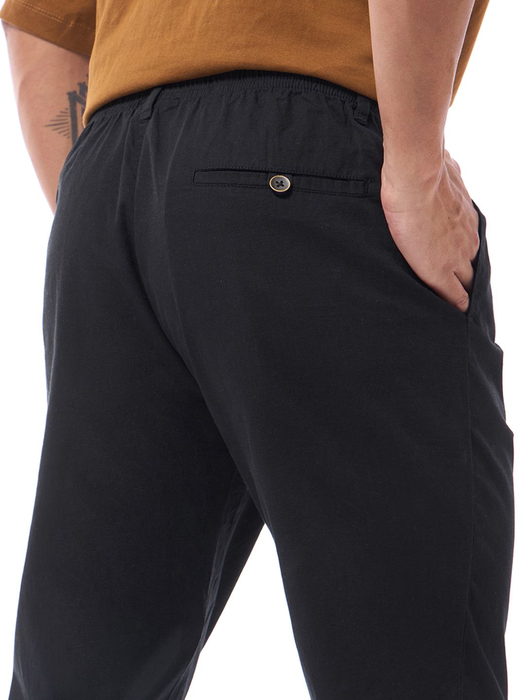Bewakoof Black Solid Slim Fit Cotton Jogger Track Pants