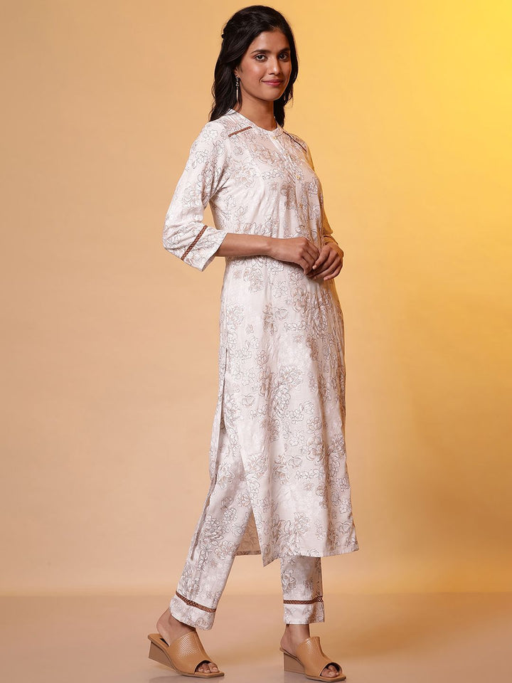 AURELIA Floral Printed Regular Round Neck Straight Kurta with Trousers