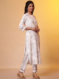 AURELIA Floral Printed Regular Round Neck Straight Kurta with Trousers