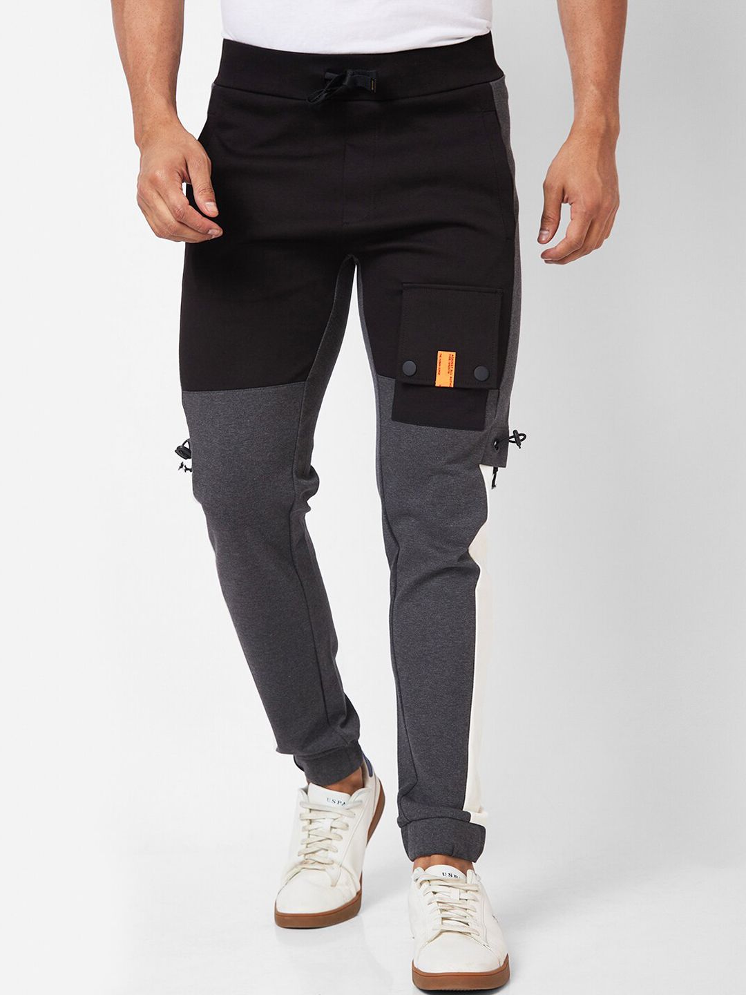 SPYKAR Men Colourblocked Mid-Rise Joggers