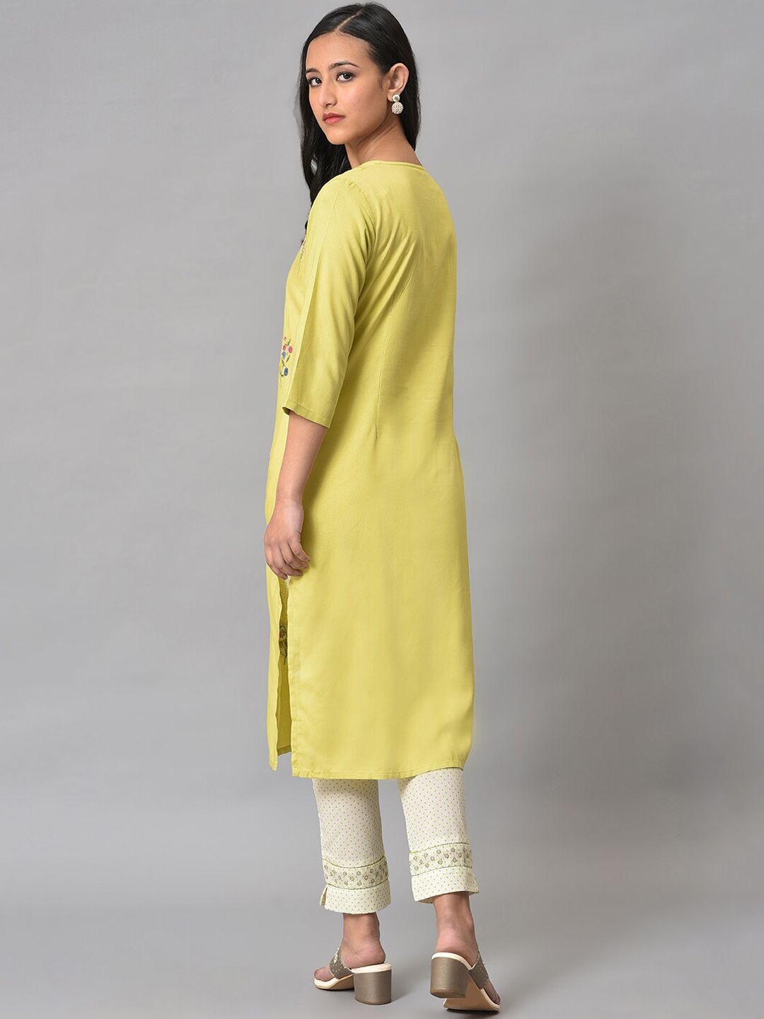 W Women Floral Embroidered Gotta Patti Kurta