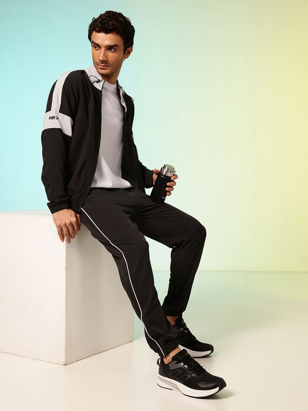 HRX by Hrithik Roshan Colourblocked Rapid Dry Running Tracksuit