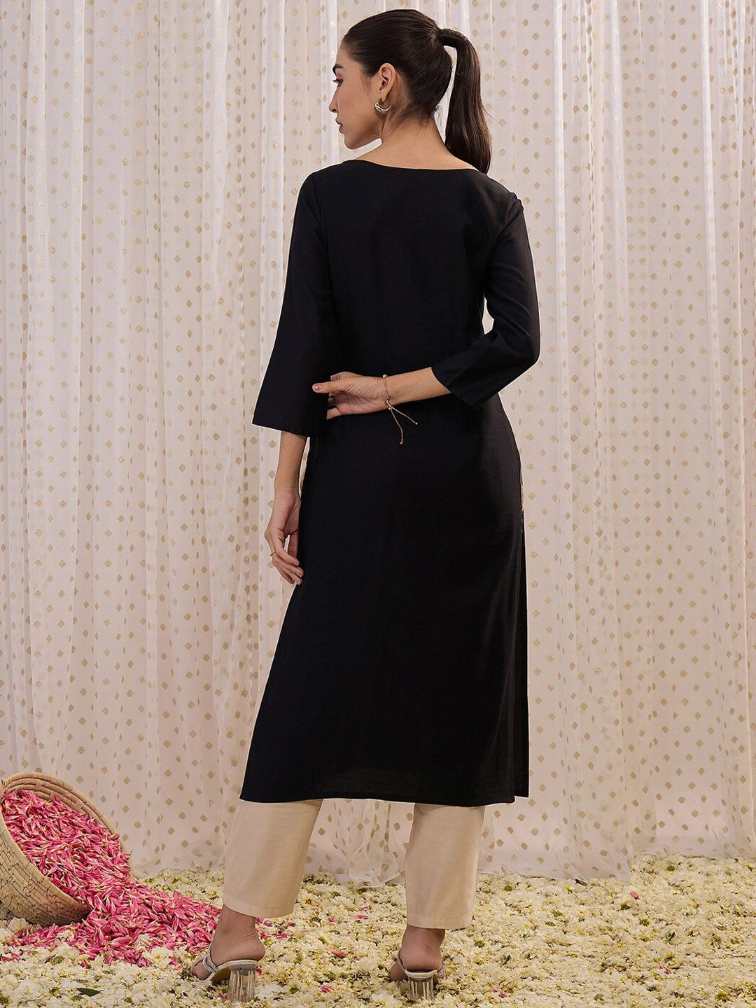 Indo Era Round Neck Three-Quarter Sleeves Straight Kurta