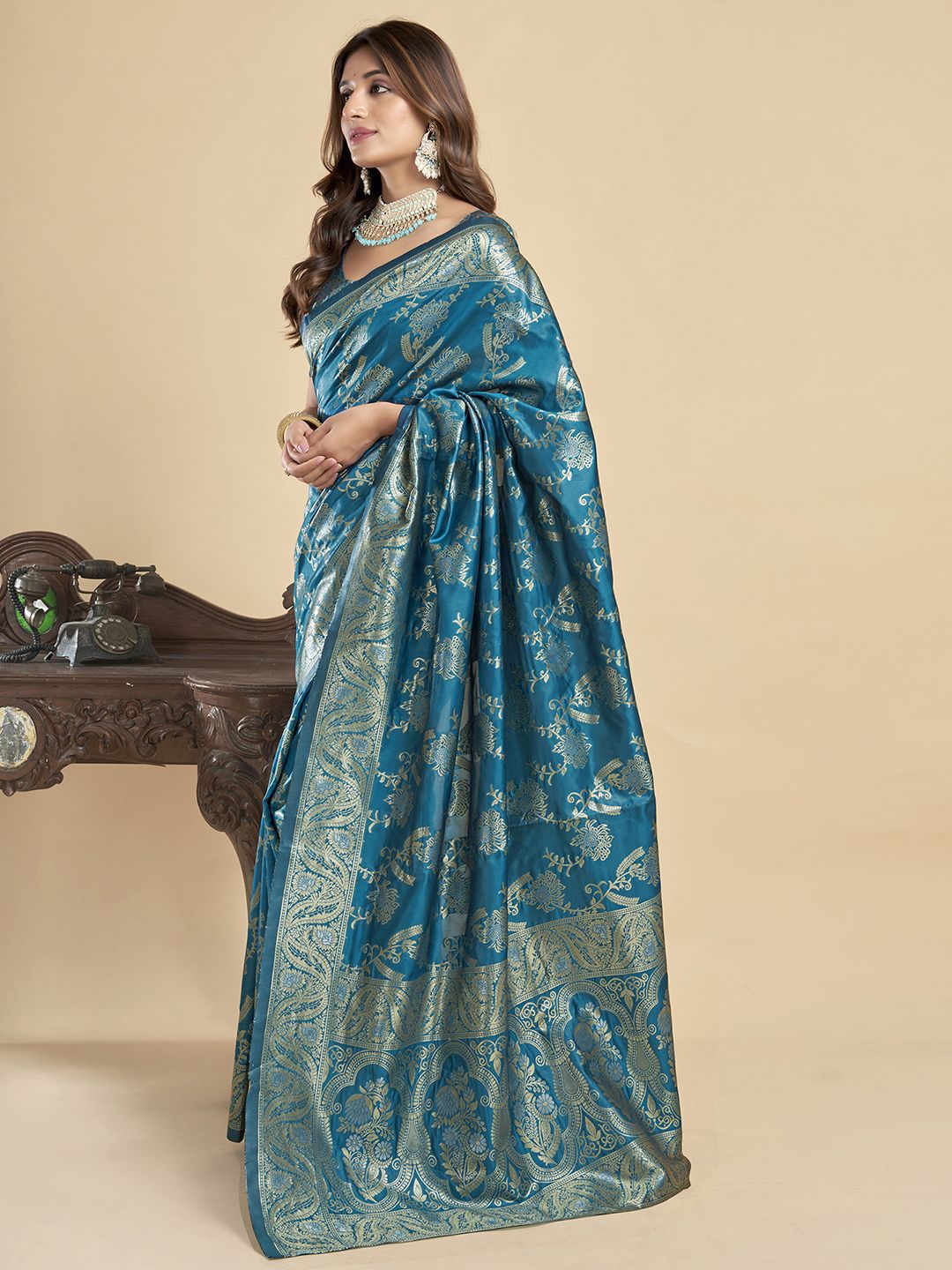 KALINI Woven Design Ethnic Motifs Zari Banarasi Saree