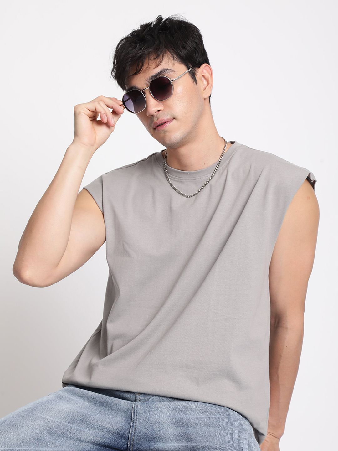 Bene Kleed Men Sleeveless Raw Edge T-shirt
