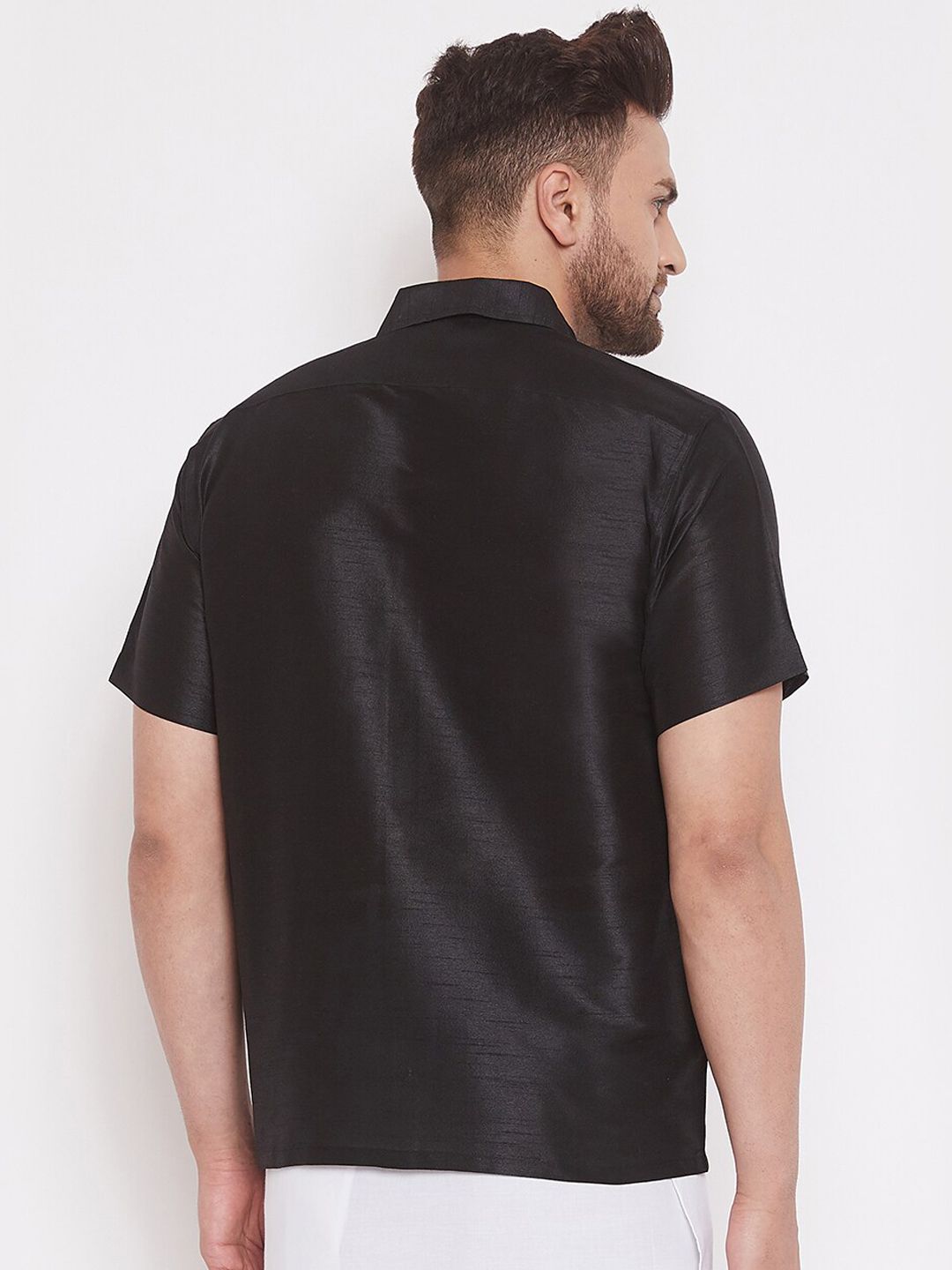 VASTRAMAY Men Black Regular Fit Solid Casual Shirt