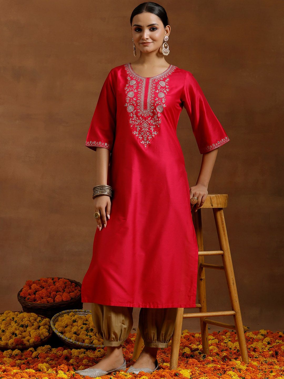Libas Women Ethnic Motifs Thread Work Kurta