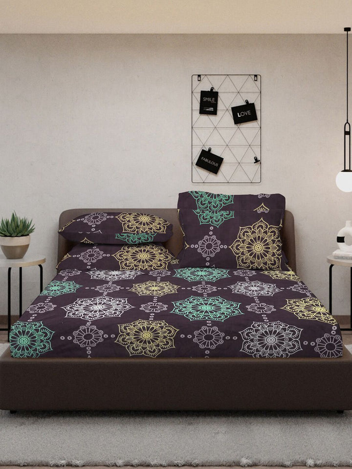 KLOTTHE Black Ethnic Motifs Printed 300TC Fitted Double King Bedsheet With 4 Pillow Cover