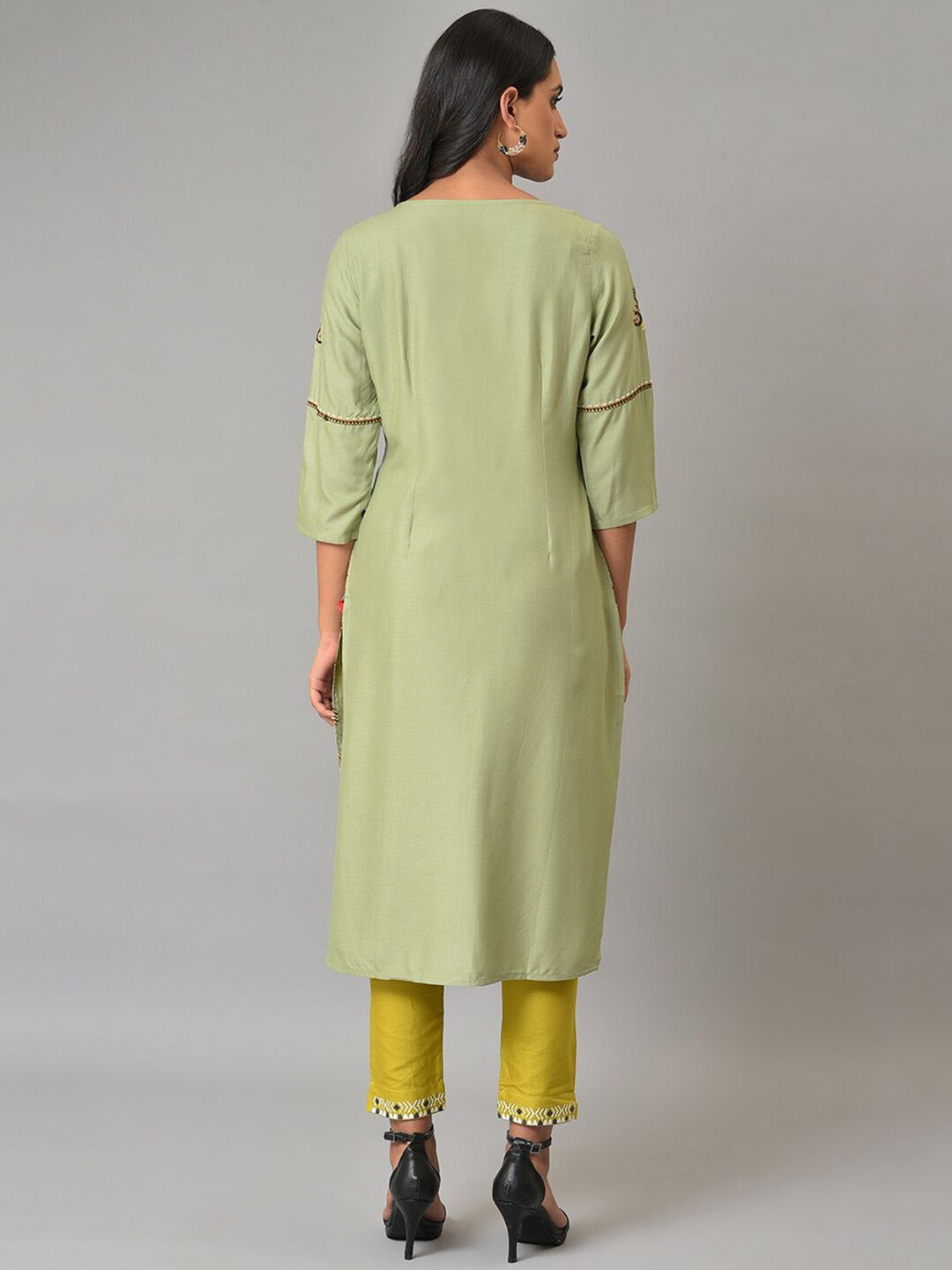 W Ethnic Motifs Printed Thread Work Kurta