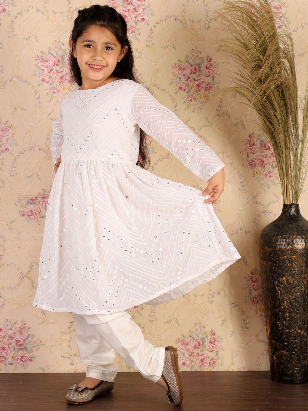 VASTRAMAY Girls White Embroidered Mirror Work Kurta With Churidar