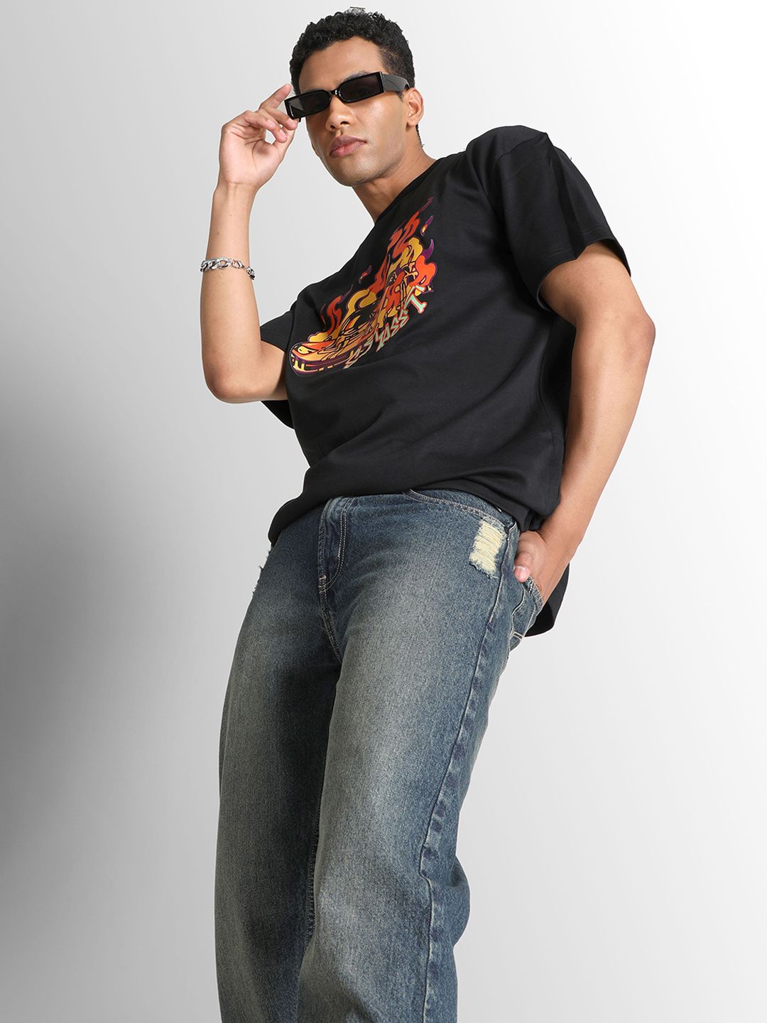 Bene Kleed Men Relaxed Fit Pocket Distress Tinted Jeans