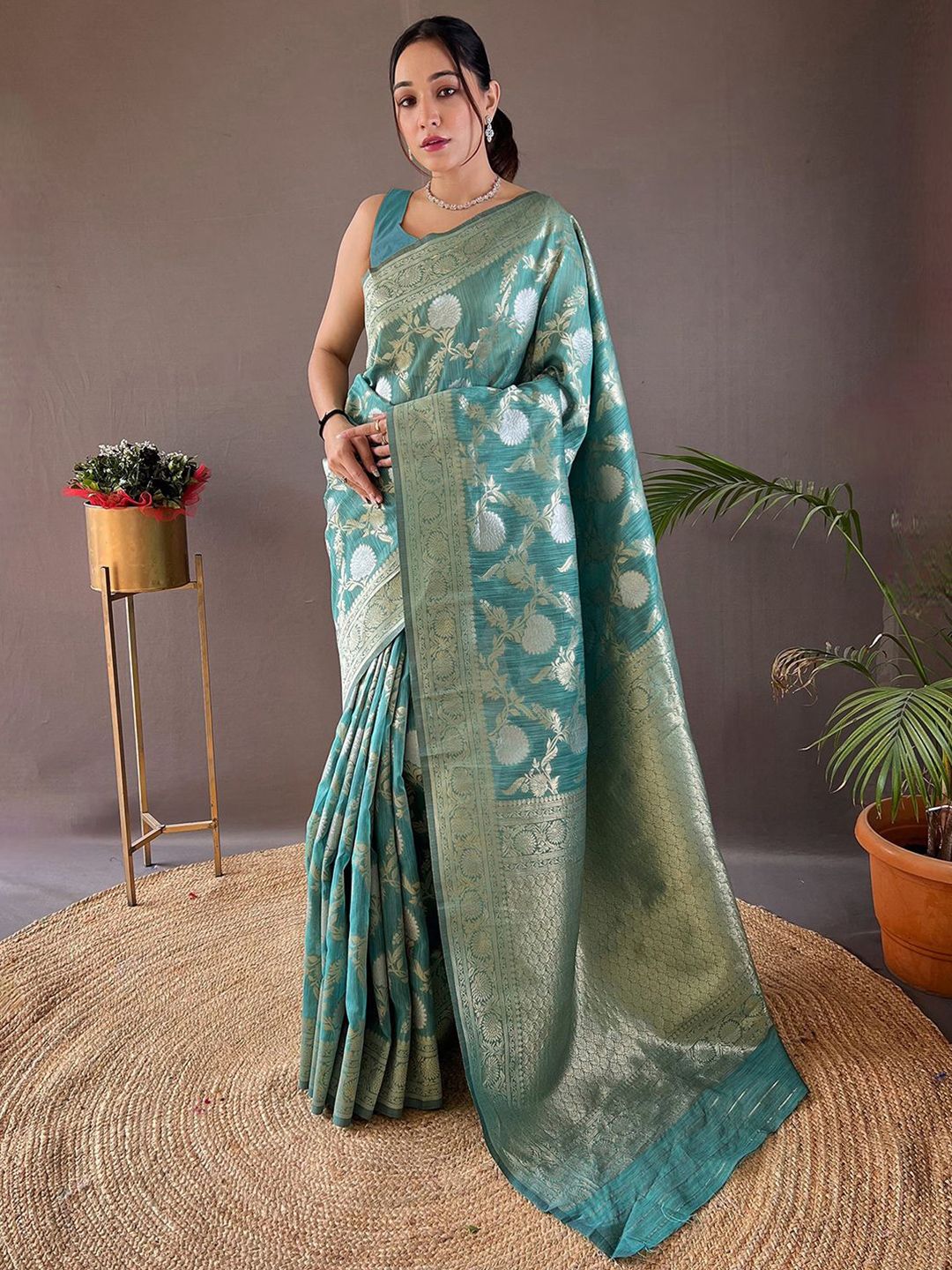 KALINI Floral Zari Silk Blend Banarasi Saree